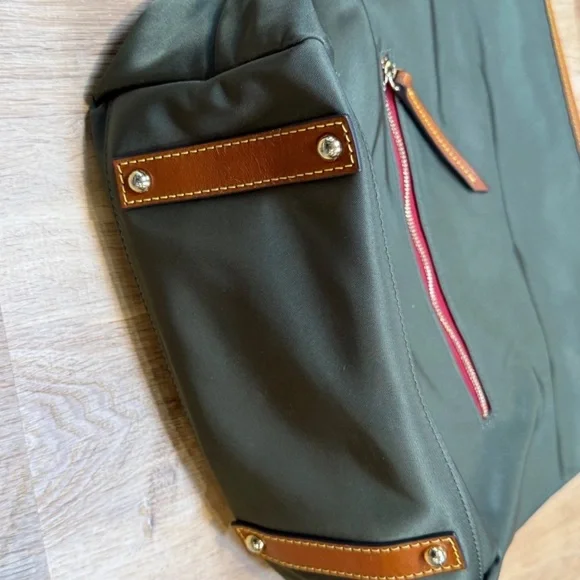 Dooney& Bourke Green Shoulder Bag with Pouch - Picture 9 of 12